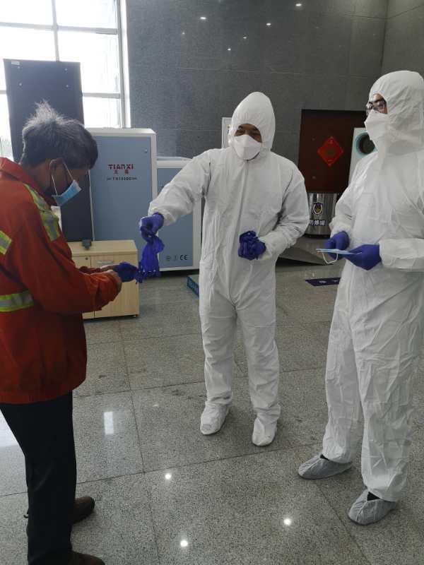 专班黄岛出入境边检站疫情专班：怀揣忠诚奉献在国门战役线上