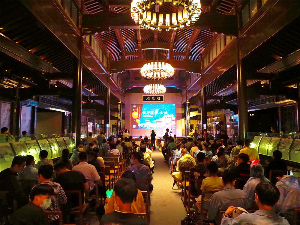 “悦即墨·夜古城”点燃夜经济持久活力