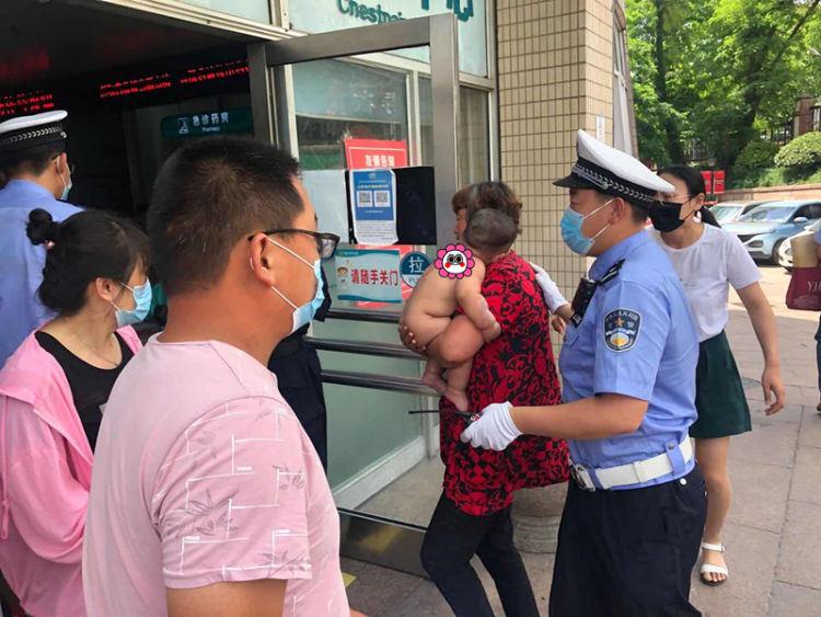 绿色通道高新区交警开通“绿色通道” 一路护送烫伤儿童快速就医