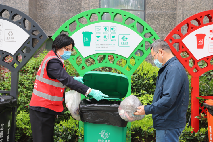 新风尚青岛西海岸新区推广新模式引领垃圾分类新风尚