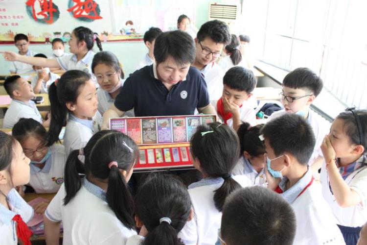 禁毒“珍爱生命 远离毒品” 青岛53中开展禁毒教育主题活动