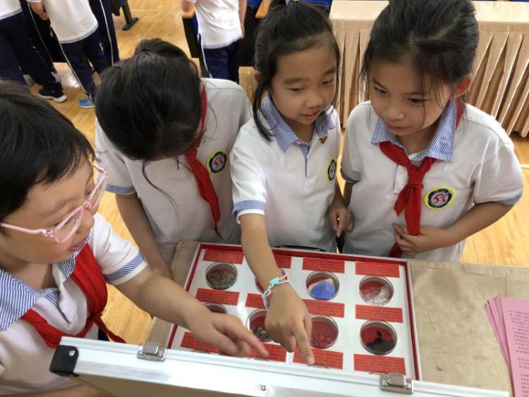 禁毒“珍爱生命 远离毒品” 青岛53中开展禁毒教育主题活动