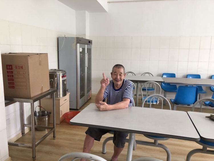 12青岛市救助服务中心不到俩月帮12人成功寻亲 首位找到家的流浪人员是通过半岛牵线的