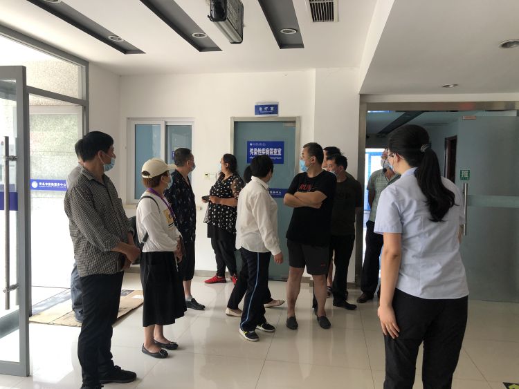 12青岛市救助服务中心不到俩月帮12人成功寻亲 首位找到家的流浪人员是通过半岛牵线的