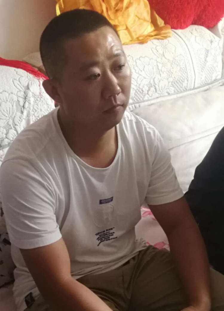 人请即墨公安悬赏1万元 寻找涉嫌盗窃在逃嫌疑人线索