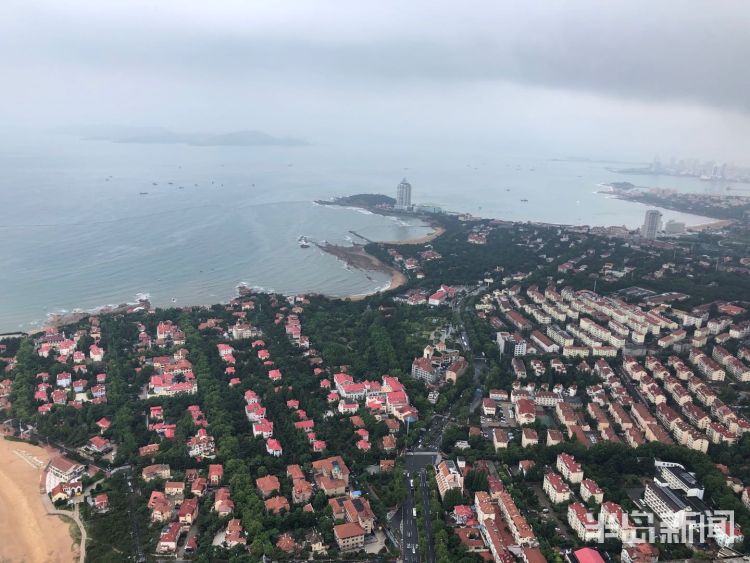 登顶半岛记者登顶“青岛高度” 俯瞰浮山湾美景