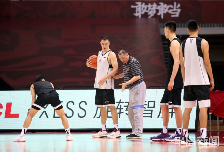 CBACBA十支球队齐聚青岛 “全力以复”大战一触即发