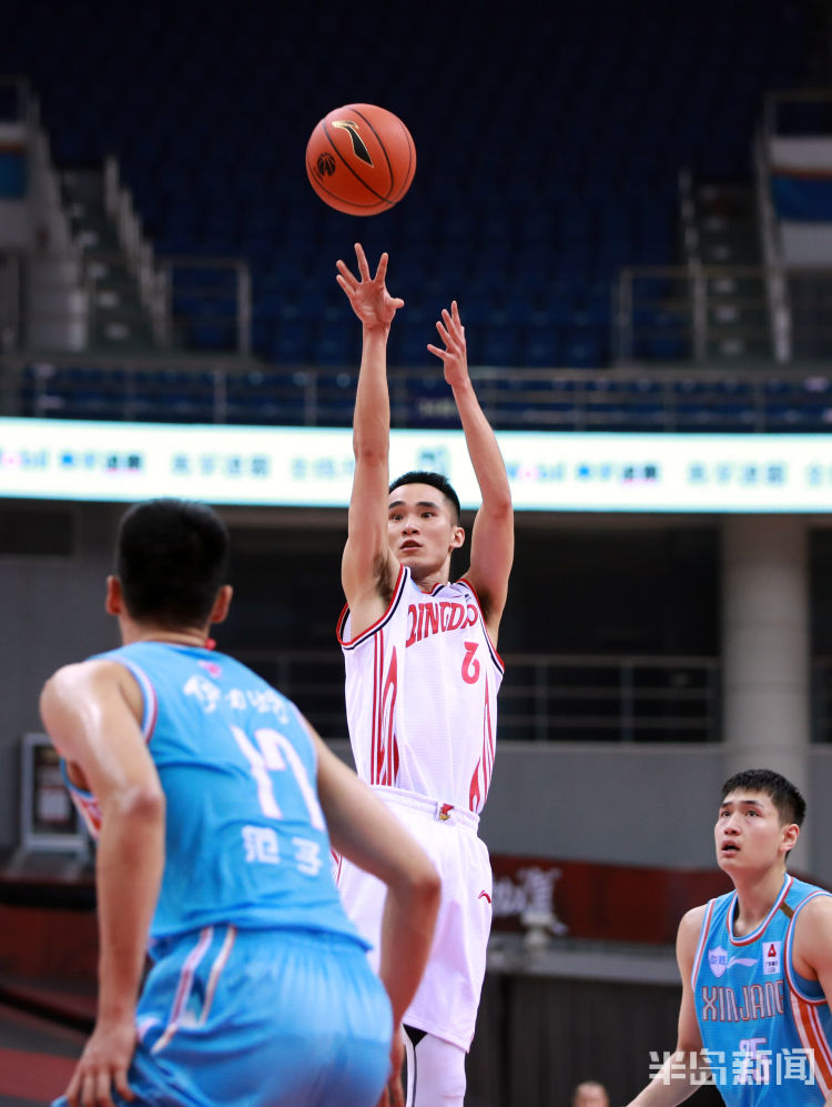 好球破“僵”未果遭逆转 CBA复赛青岛男篮首战负新疆