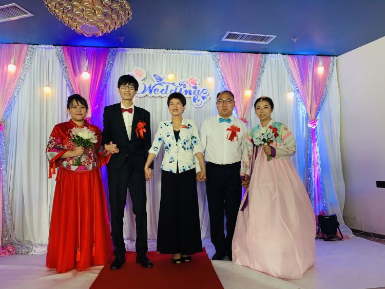 姐妹花青岛春雨助残 坚强姐妹花相约出嫁举行集体婚礼