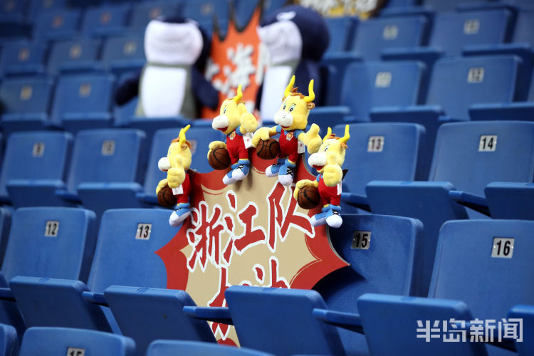 CBACBA青岛开赛全力以“复” 姚明、王大为等现场观赛