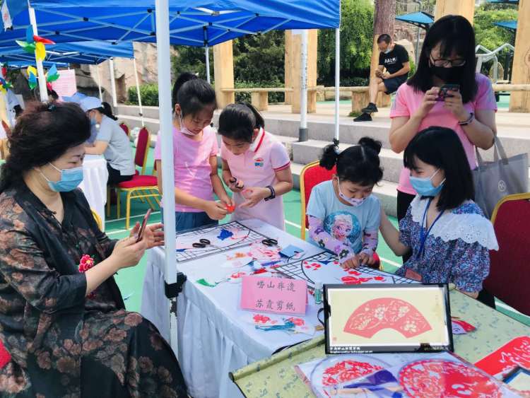 崂山区2020年崂山区邻居节惠民集市走进金岭新村社区 带来公益活动、免费服务等