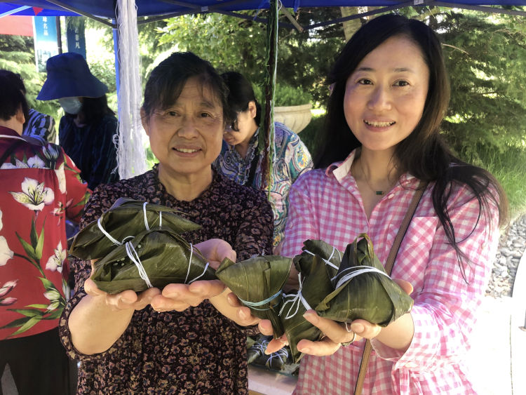 粽叶松岭路迪生山庄小区：粽叶飘香邻里情