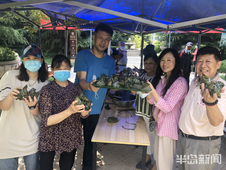 粽叶松岭路迪生山庄小区：粽叶飘香邻里情