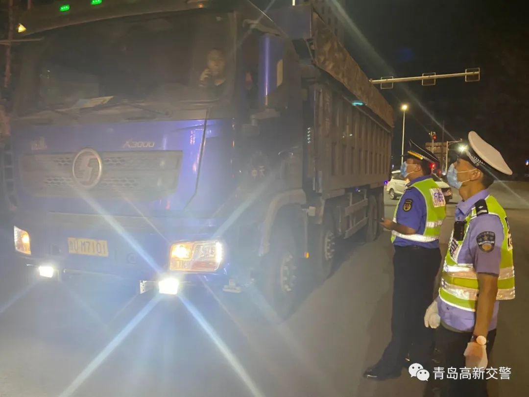 高新区高新区交警开展大货车交通违法行为集中整治行动