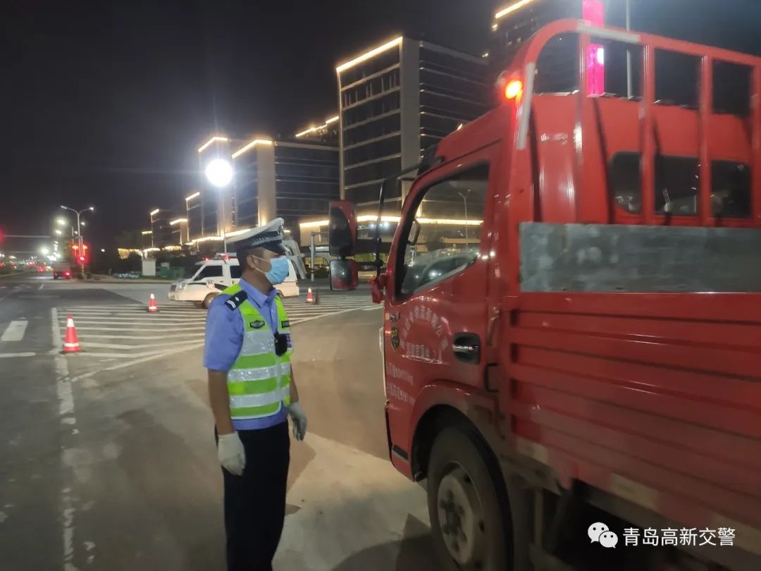 高新区高新区交警开展大货车交通违法行为集中整治行动