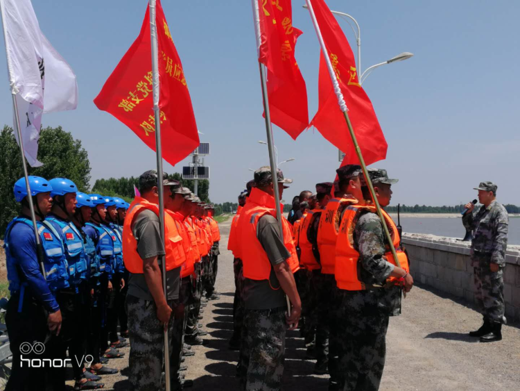 演练“实战”演练砺精兵 即墨区开展水上应急救援集训演练