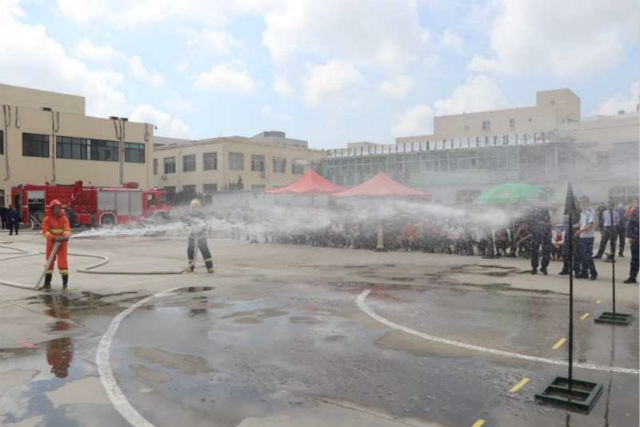 消防站青岛前湾保税港区开展2020年度微型消防站业务技能大比武