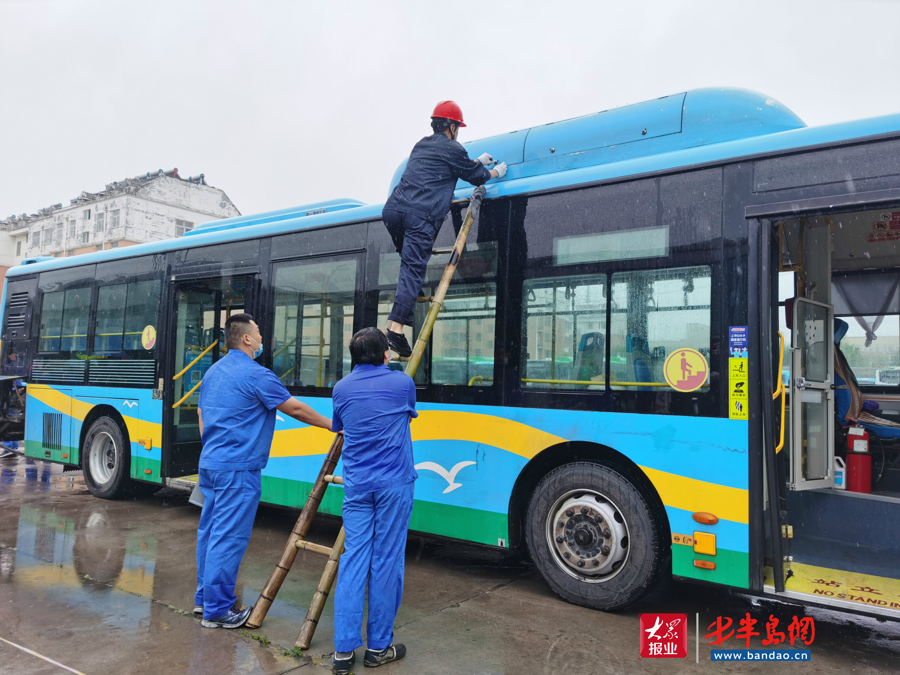 潍坊公交开展安全生产应急演练 为市民出行保驾护航