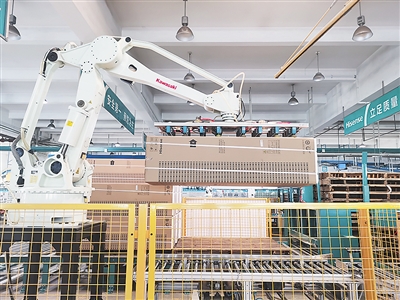 海信家电产业园：寥寥数人24小时可产洗衣机6000台