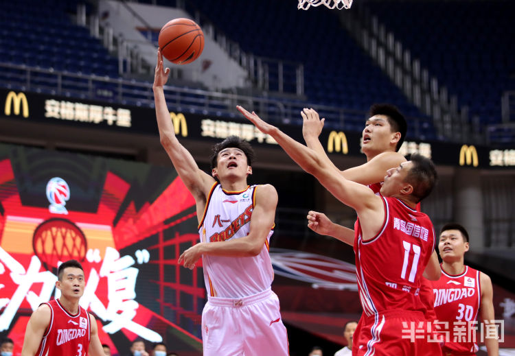 八一队“全华班”打天下也不怕 青岛男篮轻取八一队获两连胜