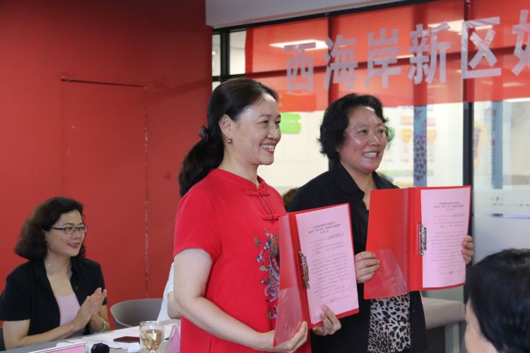 开小灶变“大课堂”为“开小灶” 青岛西海岸新区12位家教专家走进社区