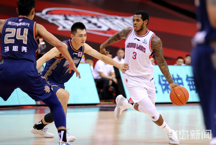 弱队弱队较量同样精彩 同曦何敬佳奉献准绝杀击败广州