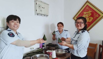 端午粽飘香 市南巴士志愿者尊老敬老爱心飞扬