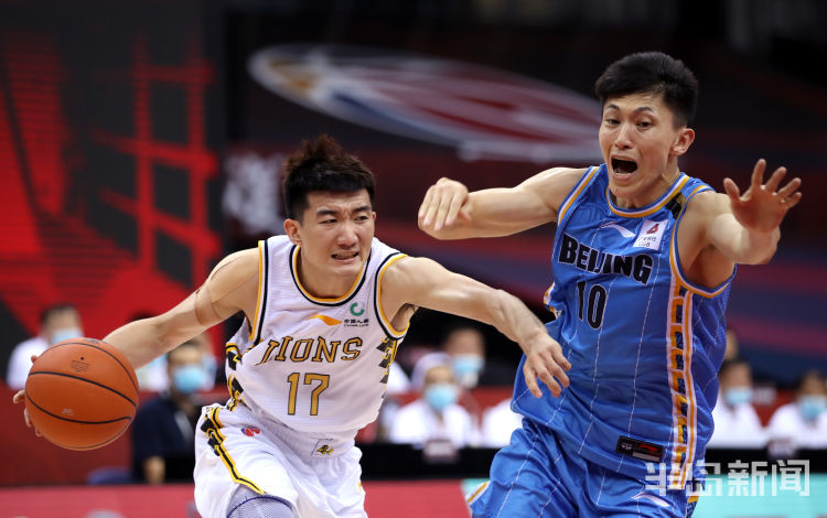 春哥乐广厦赢北京，春哥乐开花！