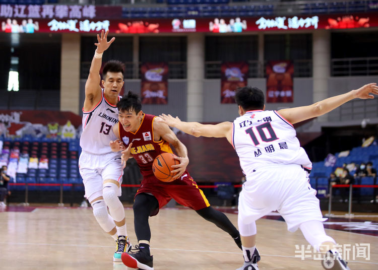 爆冷CBA复赛第八日：辽宁再爆冷负于浙江 郭士强怒摔战术板