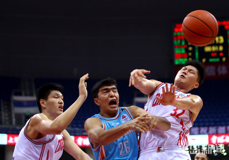 难跃雄鹰难跃天山！青岛男篮遭新疆队三杀