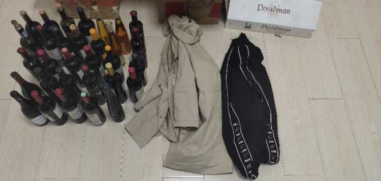 嫌酒女子喜欢喝红酒嫌酒贵和朋友流窜多地盗窃 被黄岛公安分局抓获