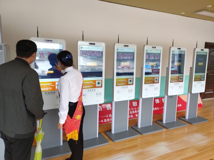 一证一证通行！西海岸汽车站进入”电子客票”时代