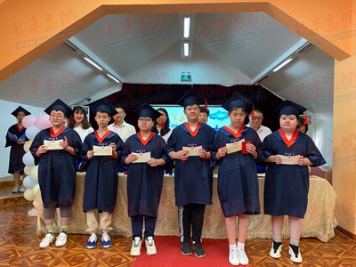 青岛教育心的记忆·新的征程 青岛榉园学校举行2020届学生毕业典礼