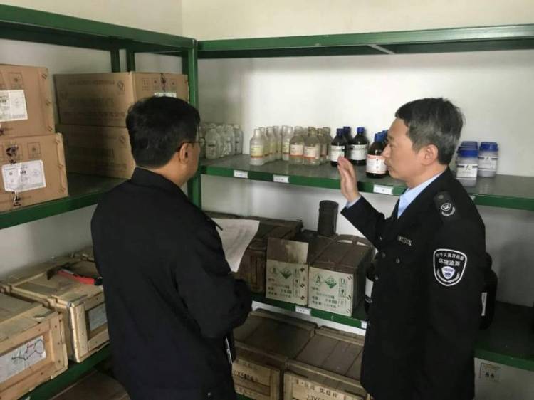 毒贩市南公安分局禁毒大队中队长赵波曾与持枪毒贩对峙 智斗亡命毒贩