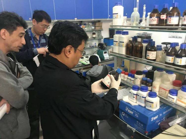 毒贩市南公安分局禁毒大队中队长赵波曾与持枪毒贩对峙 智斗亡命毒贩