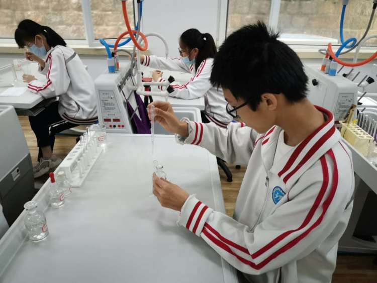 实验青岛中考实验操作、艺术科目开考 实验操作随机抽签