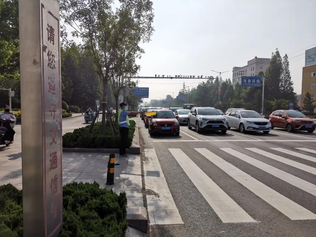 诸城交警提醒：不礼让斑马线将被处罚！