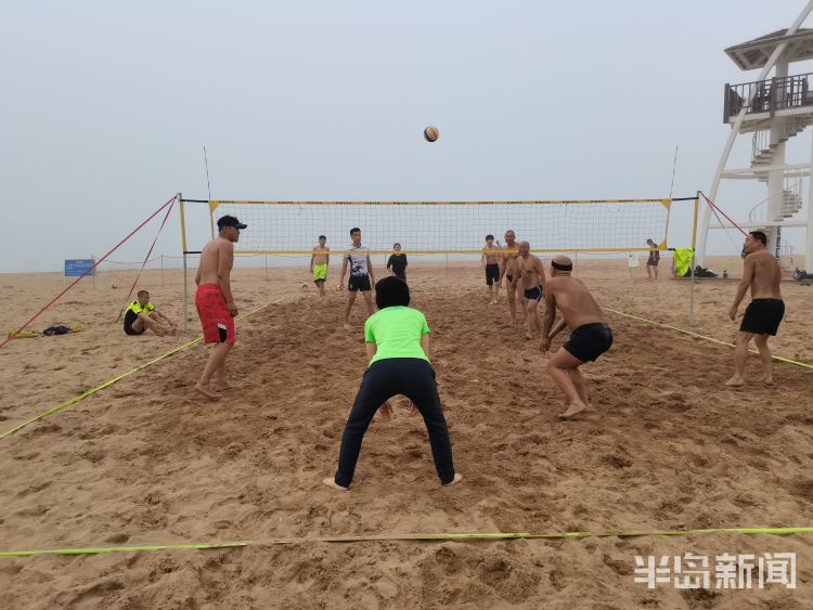 沙滩石老人海水浴场：沐浴阳光 沙滩对抗