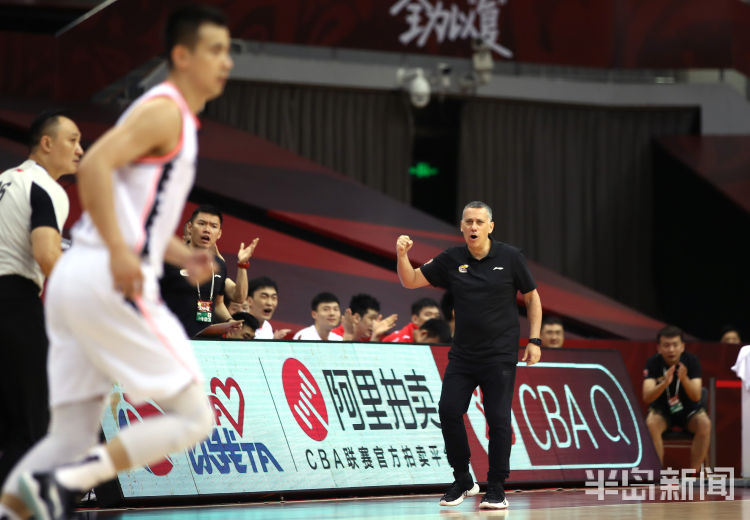 迎首胜青岛男篮惨败辽宁 郭艾伦爆发西班牙代理教练迎首胜