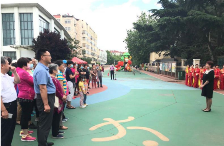 邻居“邻居节”串起邻里情 市北区洛阳路街道举办趣味运动会