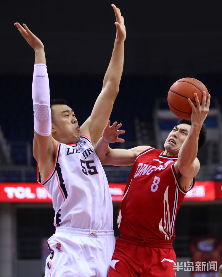 CBACBA赛场：青岛男篮81:109惨败于辽宁