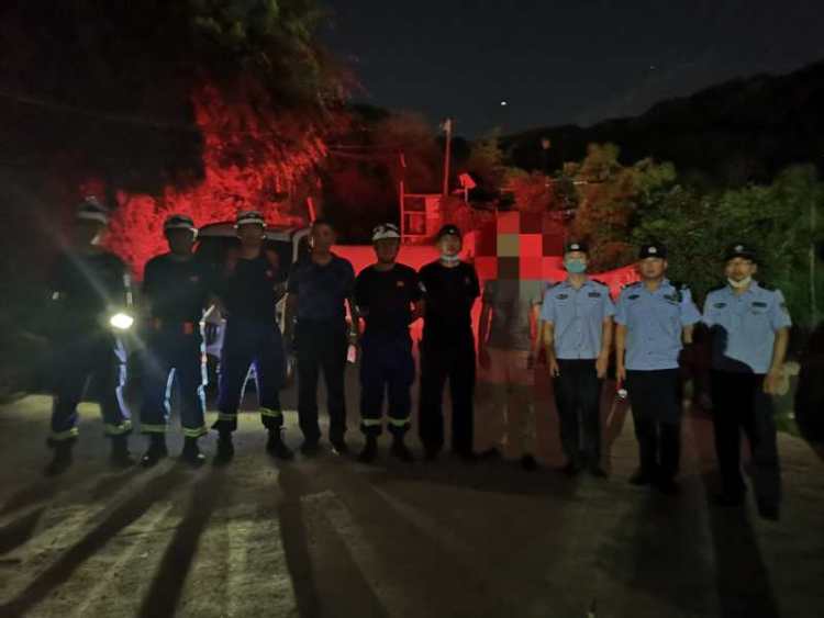 朋友圈朋友圈宣称要征服午山 男子夜幕下上山“被上了一课”