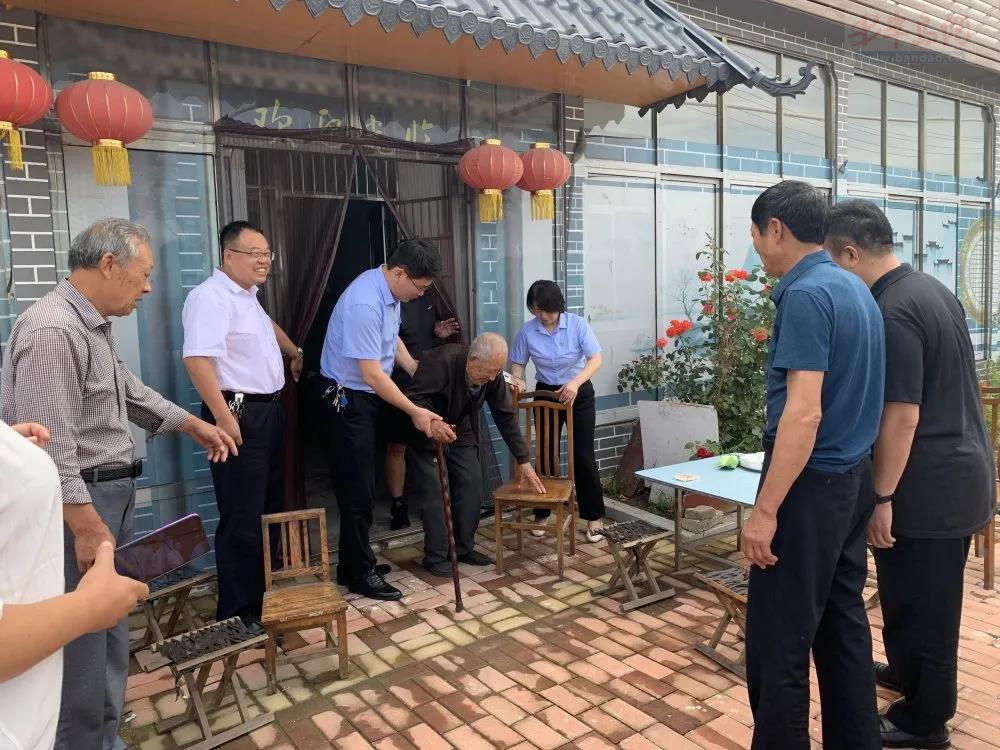 “七一”关爱老党员 志愿服务暖人心