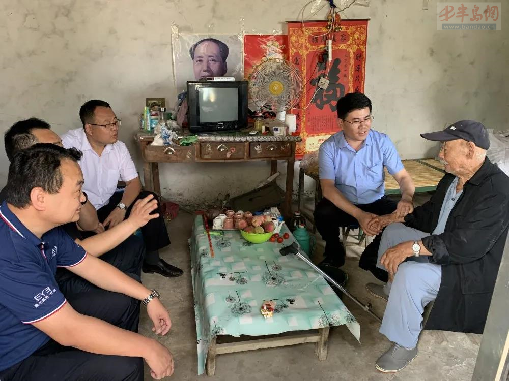 “七一”关爱老党员 志愿服务暖人心