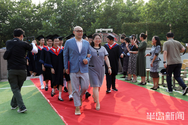 印刻青岛市实验小学2020届毕业典礼7月1日举行