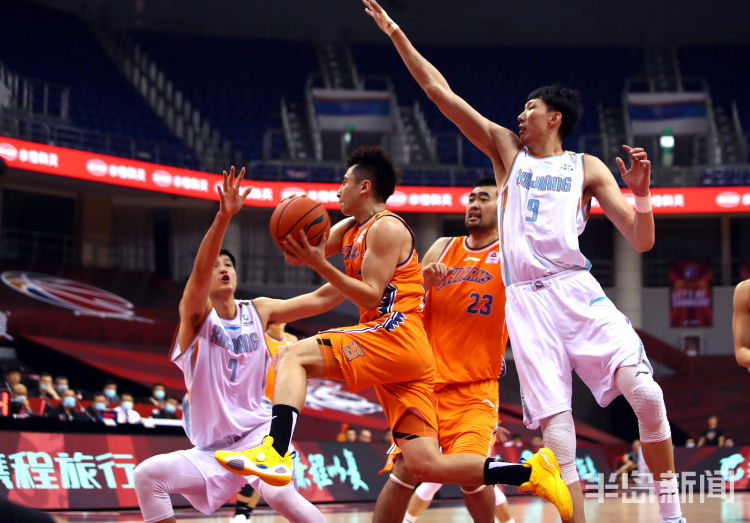 季后赛俞长栋血溅球场 新疆提前10轮锁定季后赛