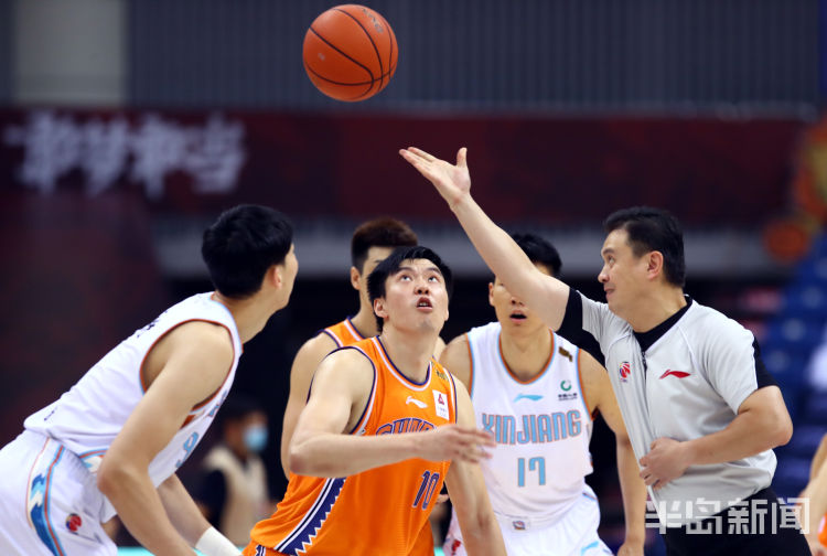 季后赛俞长栋血溅球场 新疆提前10轮锁定季后赛