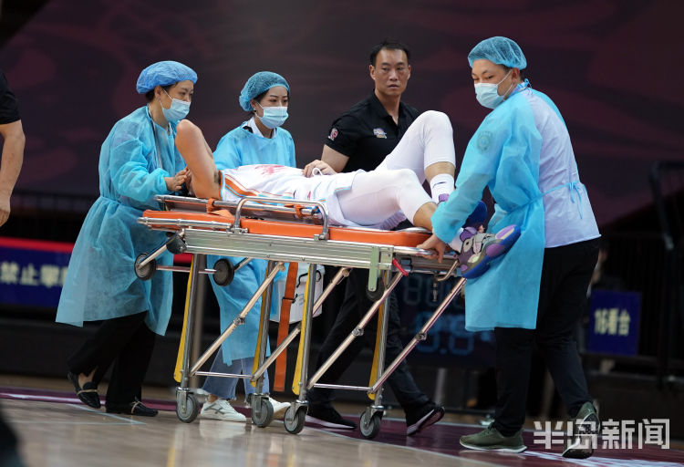 季后赛俞长栋血溅球场 新疆提前10轮锁定季后赛