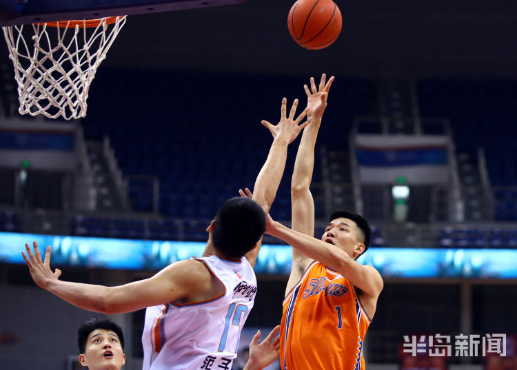 季后赛俞长栋血溅球场 新疆提前10轮锁定季后赛