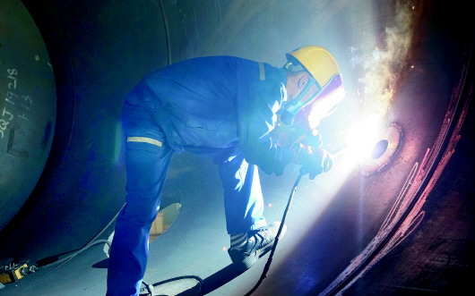 150℃钢板上“烤”出来的首席技师：发挥党员带头作用 书写石油重器“传奇”